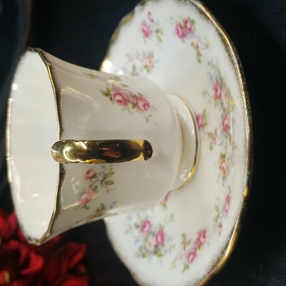 Elizabethan Fine Bone China Rosamund Cup & Saucer - Picture 11 of 13